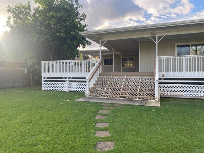 Building Photo - Three Bedroom, Two Bath Home near Aki's Beach