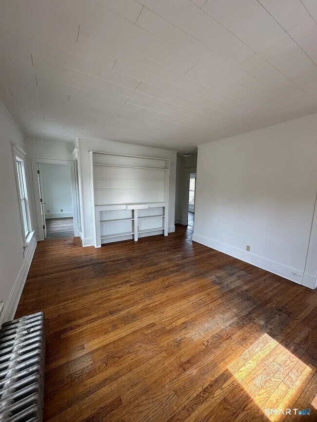 Building Photo - 173 Mansfield Ave