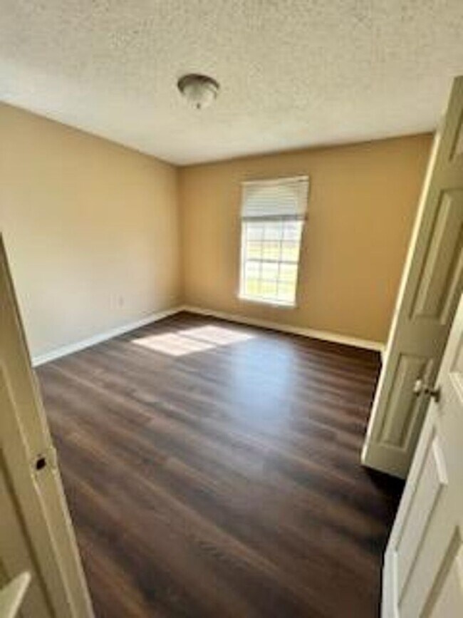 Building Photo - 807 Chipley St