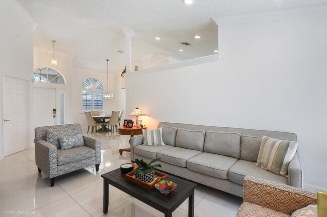 Foto del edificio - 13008 Meadowbreeze Dr