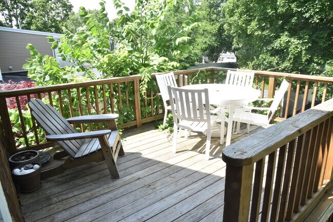 Private deck - 166 State St