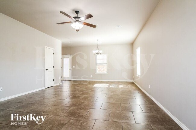 Foto del edificio - 12016 Garden Ct