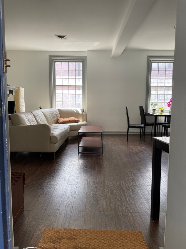 Primary Photo - 129 N 4th St