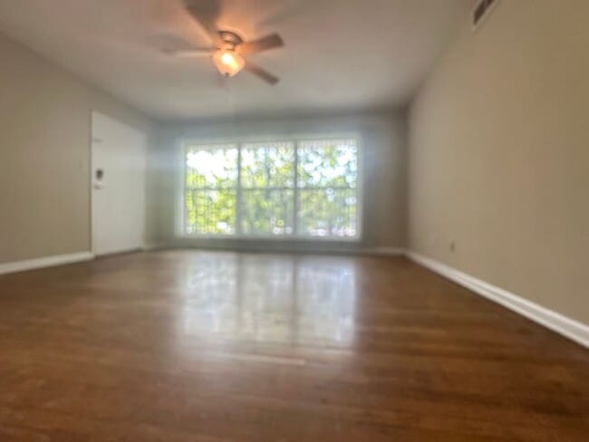 Building Photo - 1568 Alexandria Dr