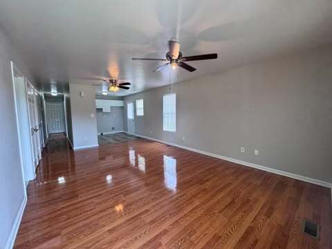 Foto del edificio - 720 Thorne Rd