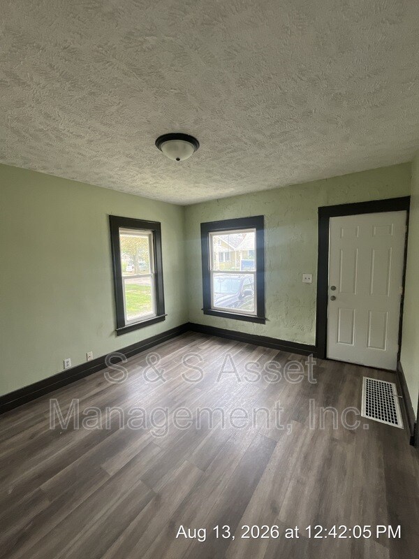 Building Photo - 1006 Mahlon St