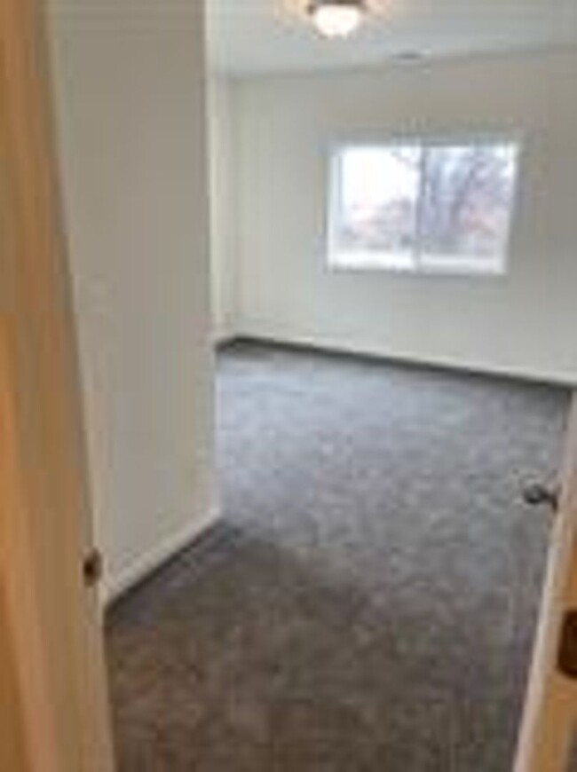 Foto del edificio - 3 bedroom, 2 bath, 1 car garage townhouse ...