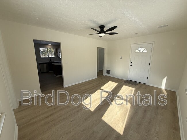 Foto del edificio - 103 Garden Heights Ave