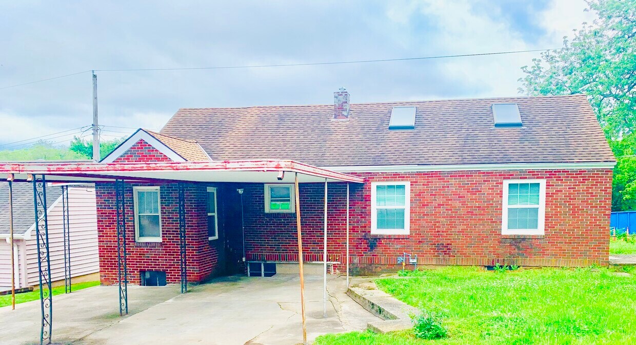 2203 N River Blvd, Independence, MO 64050 House for Rent in