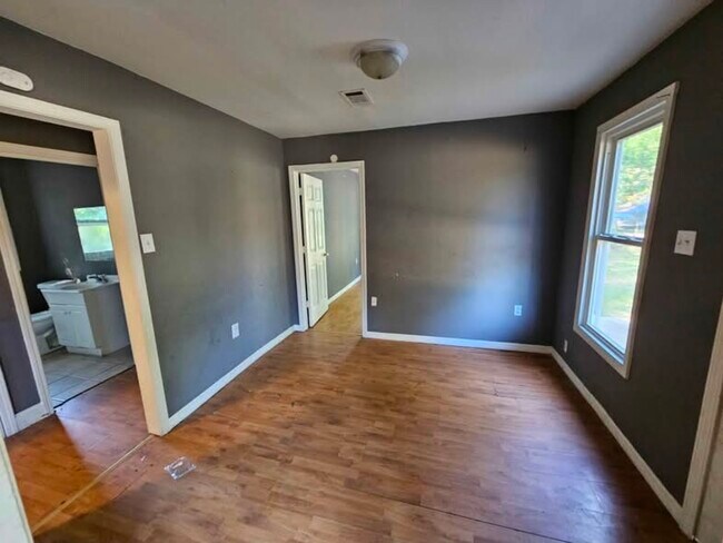 Foto del edificio - 4920 Paige St