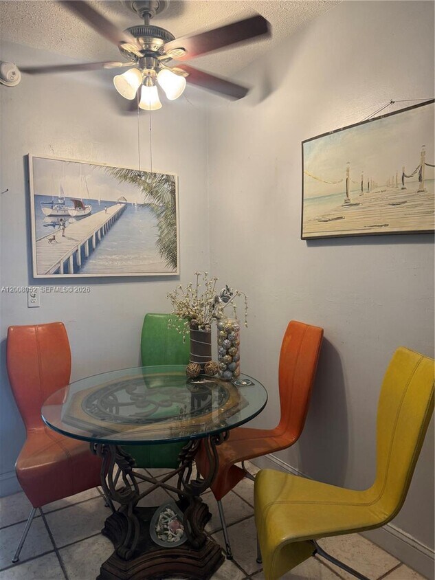 Foto del edificio - 6490 Collins Ave