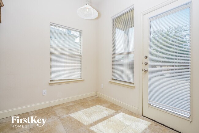 Foto del edificio - 1223 Jewel Ln