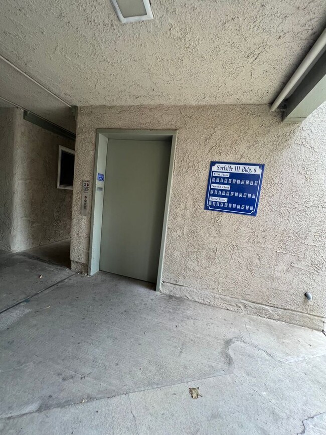 Building Photo - Condo at the Beach - Surfside III HOA