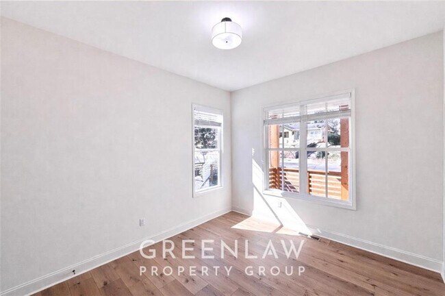 Foto del edificio - 830 Gaston St SW