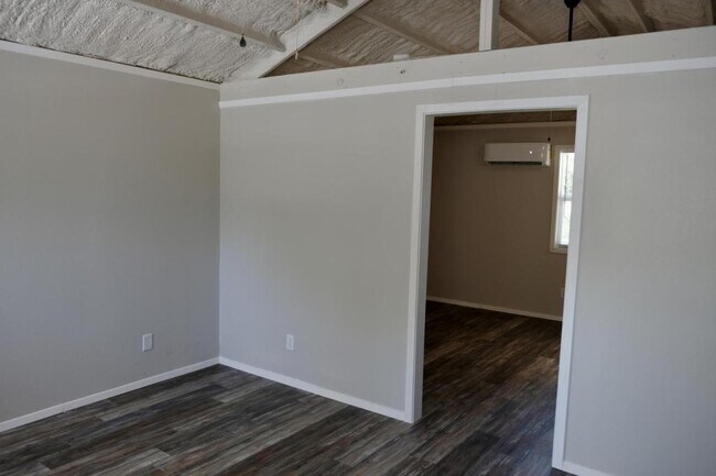 Foto del edificio - 12198 Farm to Market Rd 730 N