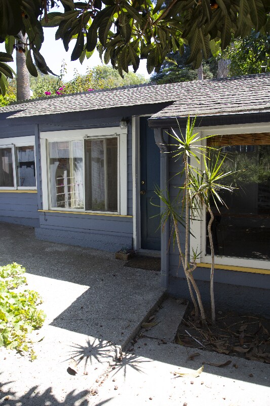 Building Photo - 953 W Carrillo St