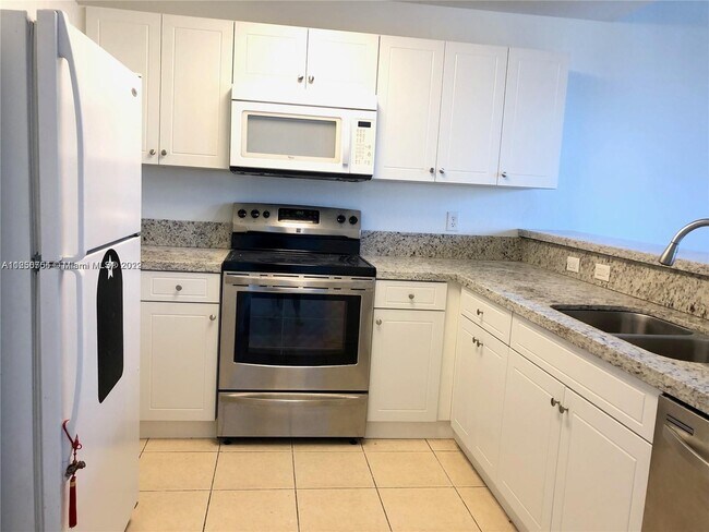 Foto del edificio - 11001 NW 83rd St