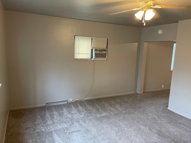 Living Room - 321 Greenside Ave