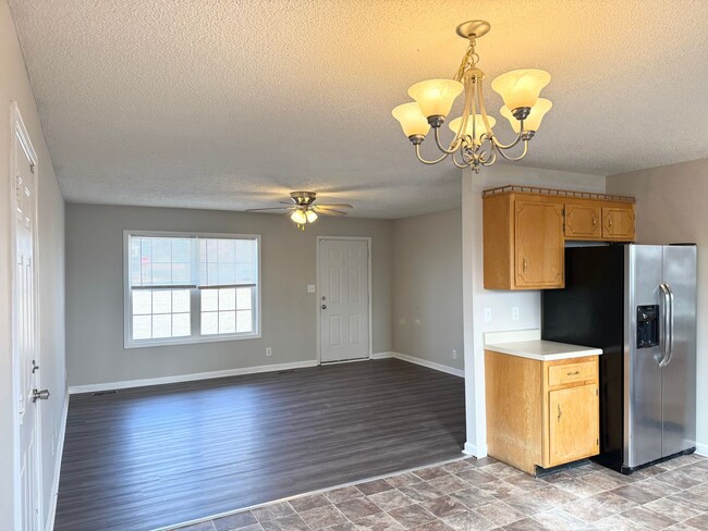 Foto del edificio - Beautiful Home close to Ft Campbell and Shopping!