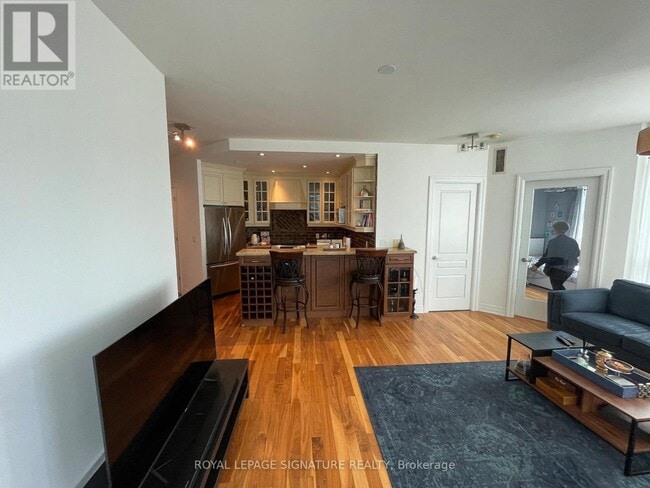 Building Photo - 90 Absolute Ave