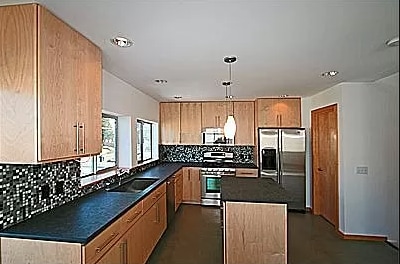 Foto del edificio - 3 bedroom in Seattle WA 98115