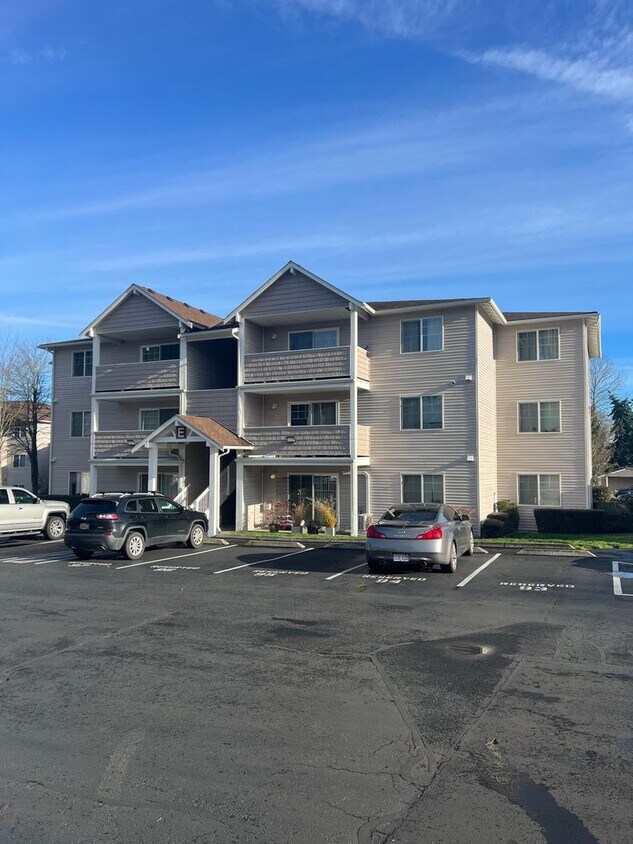 Primary Photo - Cozy 2 Bedroom Condo in Everett!