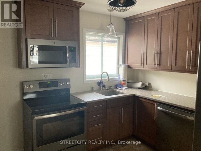 Building Photo - 76 Glenwood Ave