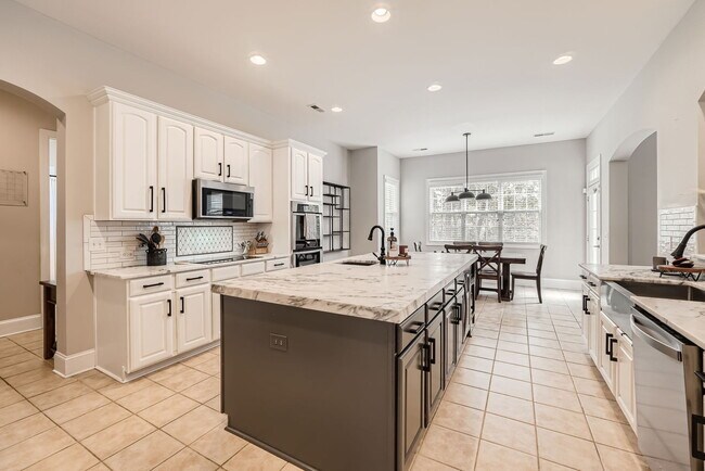 Foto del edificio - 6501 Springs Mill Rd