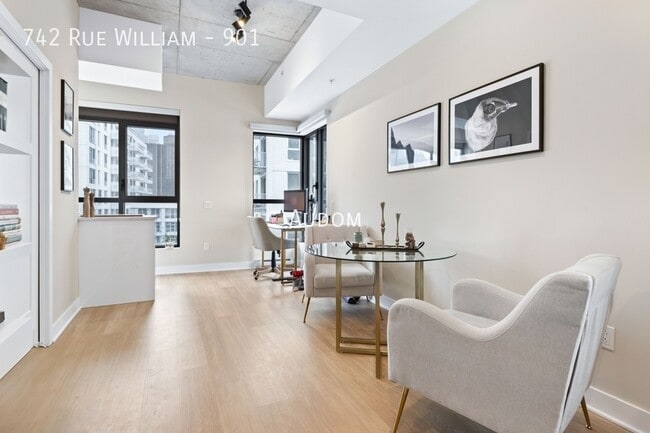 Building Photo - 742 Rue William