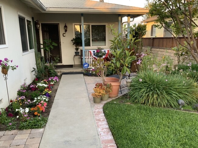 Building Photo - 1912 Jackson St