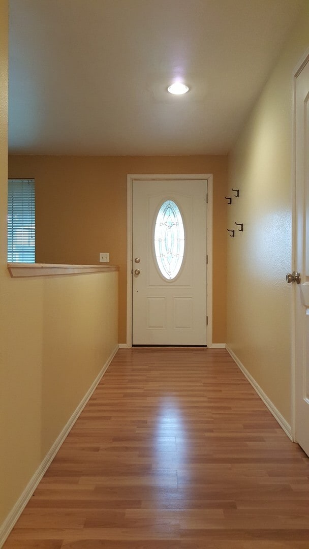 Building Photo - Central Port Orchard 3 Bed 2 Bath Rambler