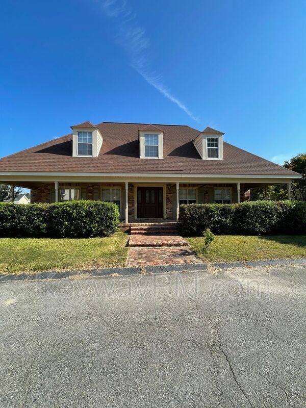 Primary Photo - 15 Mulberry Ln