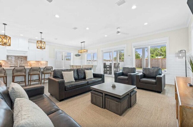 Foto del edificio - 322 E Lakeshore Dr