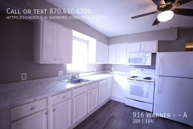 Building Photo - First month move in special $500!! Newly r...