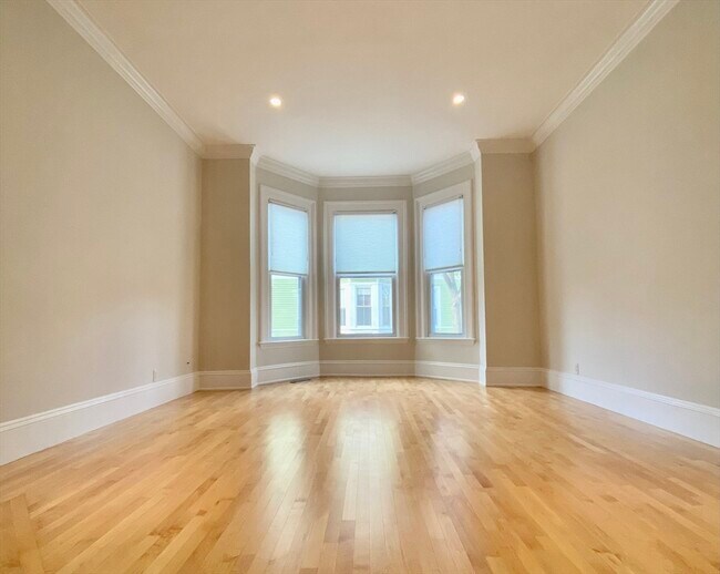 Building Photo - 5 Gorham Ave