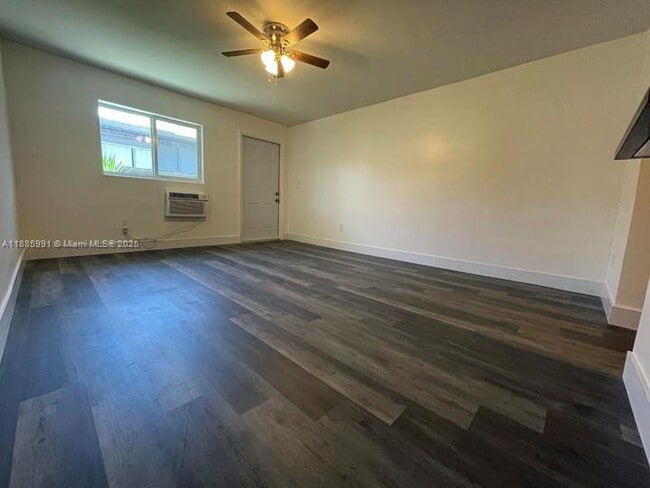 Building Photo - 1283 NE 109th St