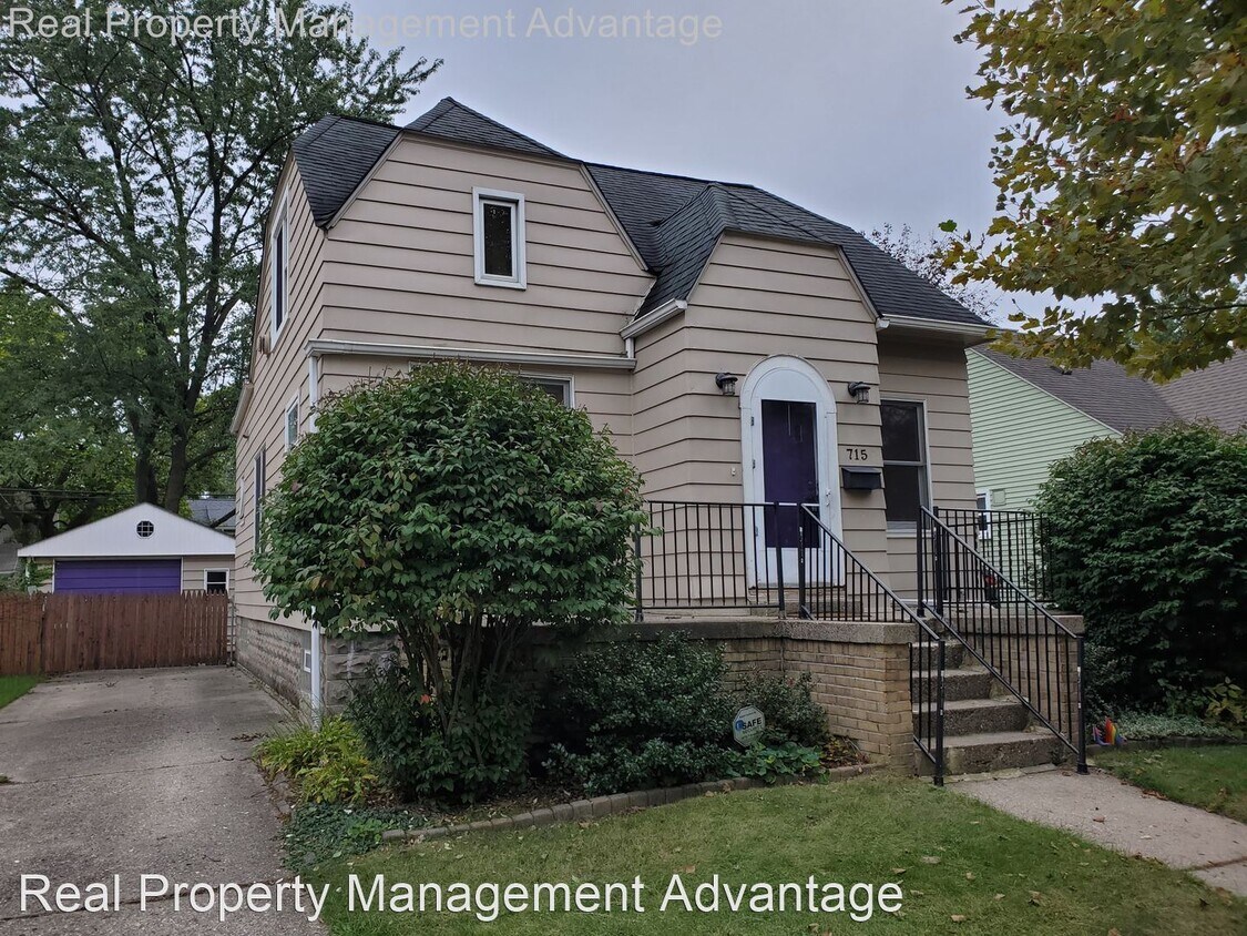 Primary Photo - 3 br, 2 bath House - 715 Leroy St.
