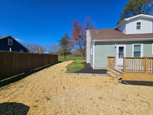 Building Photo - 1840 Cedar Hall Rd