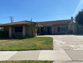 Building Photo - 5348 El Molino Ave