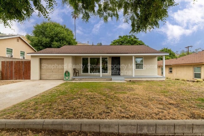 Photo - 742 W 36th St House
