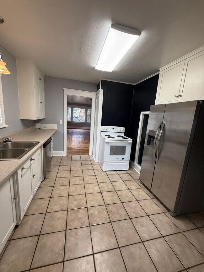 Foto del edificio - 3 bed/1 bath house