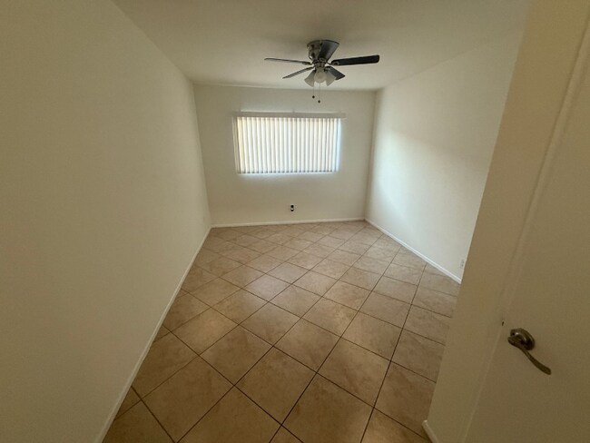 Foto del edificio - 15525 Nordhoff St