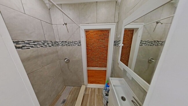 Foto del edificio - 122 N 53rd St