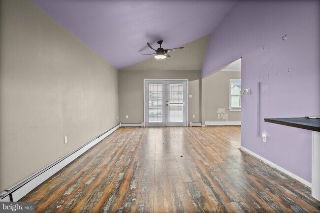 Building Photo - 6 Clover Ln