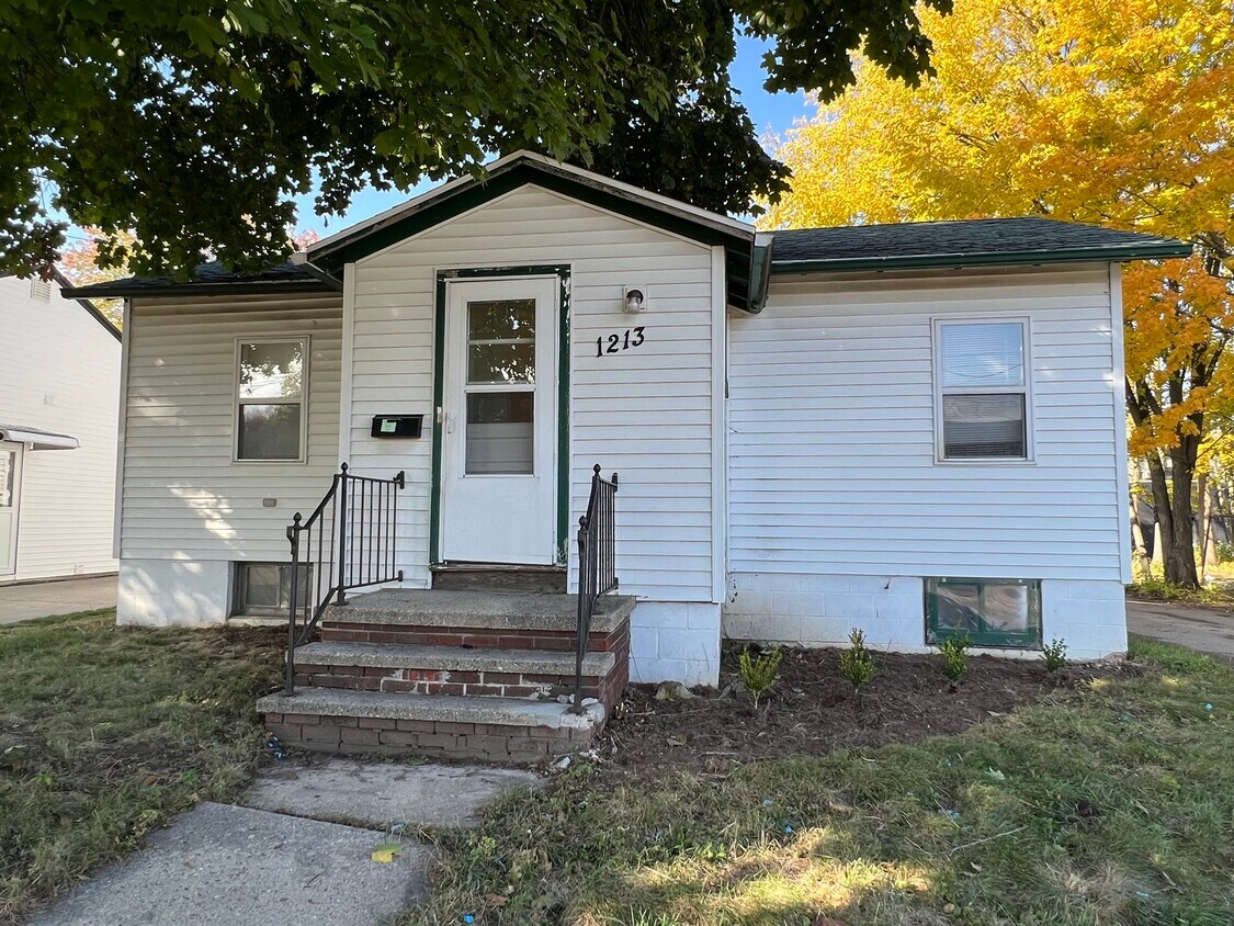 Primary Photo - 1213 N Gillett St