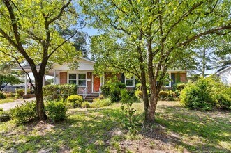 Building Photo - 2815 Skycrest Dr