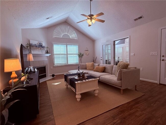 Building Photo - 3050 Orchard Ridge Cir
