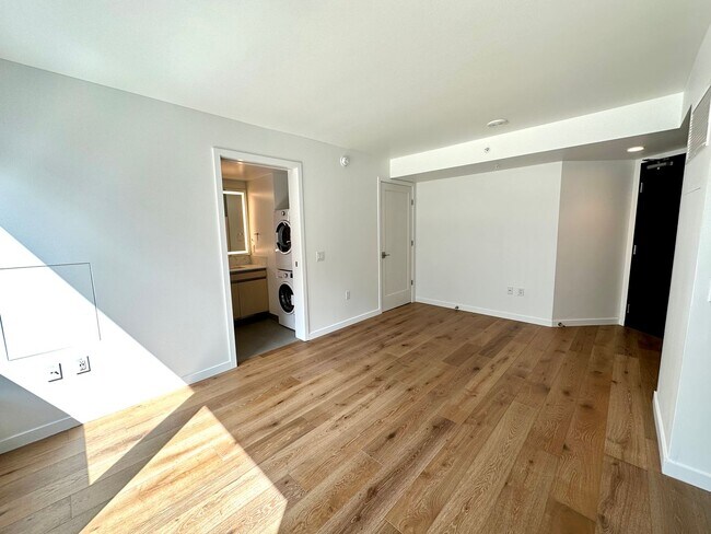 Foto del edificio - Cool Studio Condo in Iconic Nexus Building...