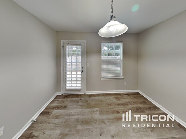 Building Photo - 5863 Seabright Lane Atlanta GA