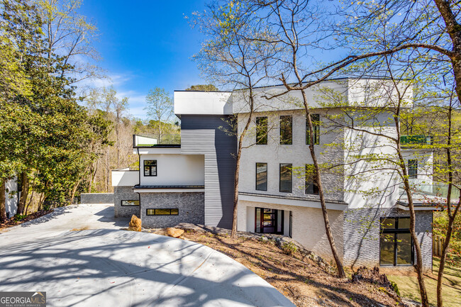 Building Photo - 600 Colebrook Ct NW